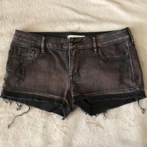 Colored jean shorts 🖤